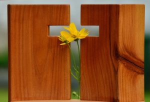 cross_symbol_christian_faith_faith_christianity_christ_christian_wooden_cross-578137