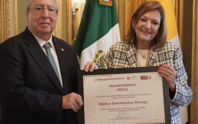 Mónica Santamarina Given the Ohtli Award